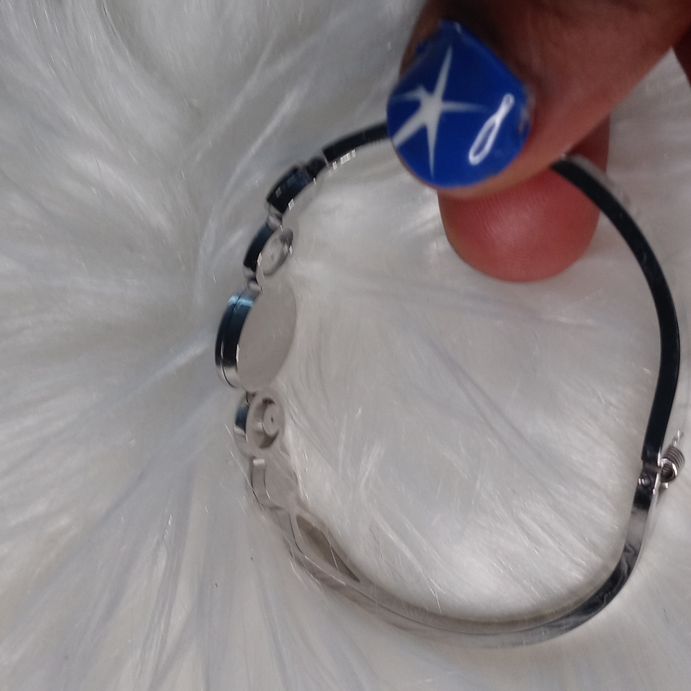 Bracelets - Picture 3 of 5